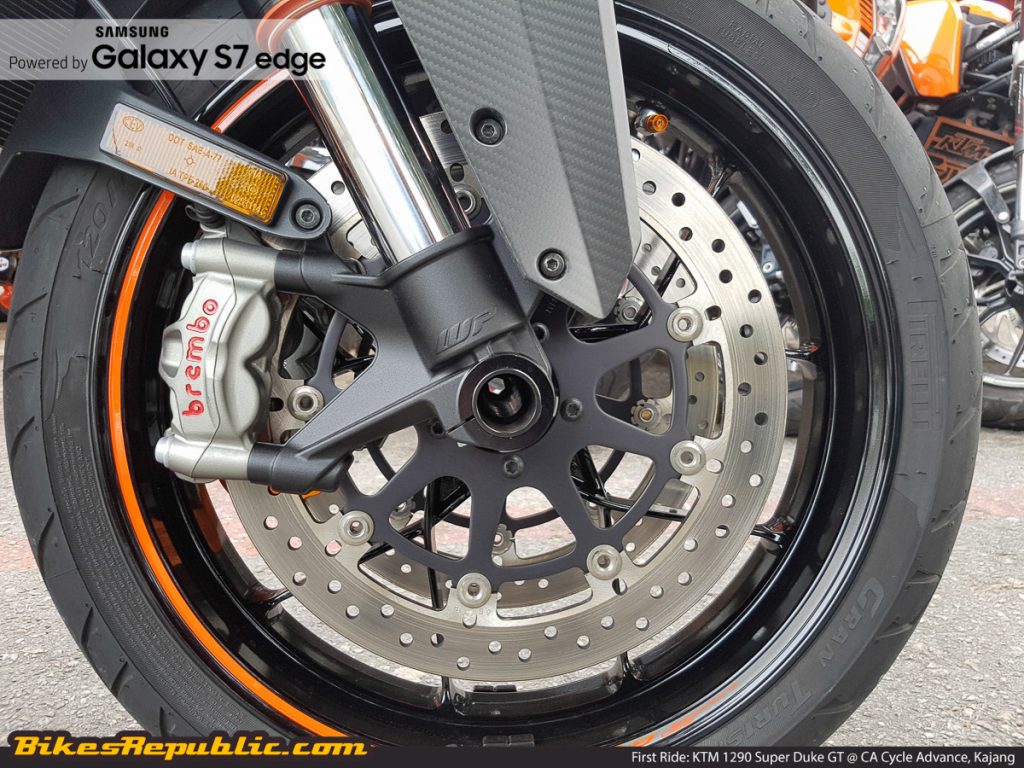 BR_Samsung_First_Ride_KTM_1290_Super_Duke_GT_-10