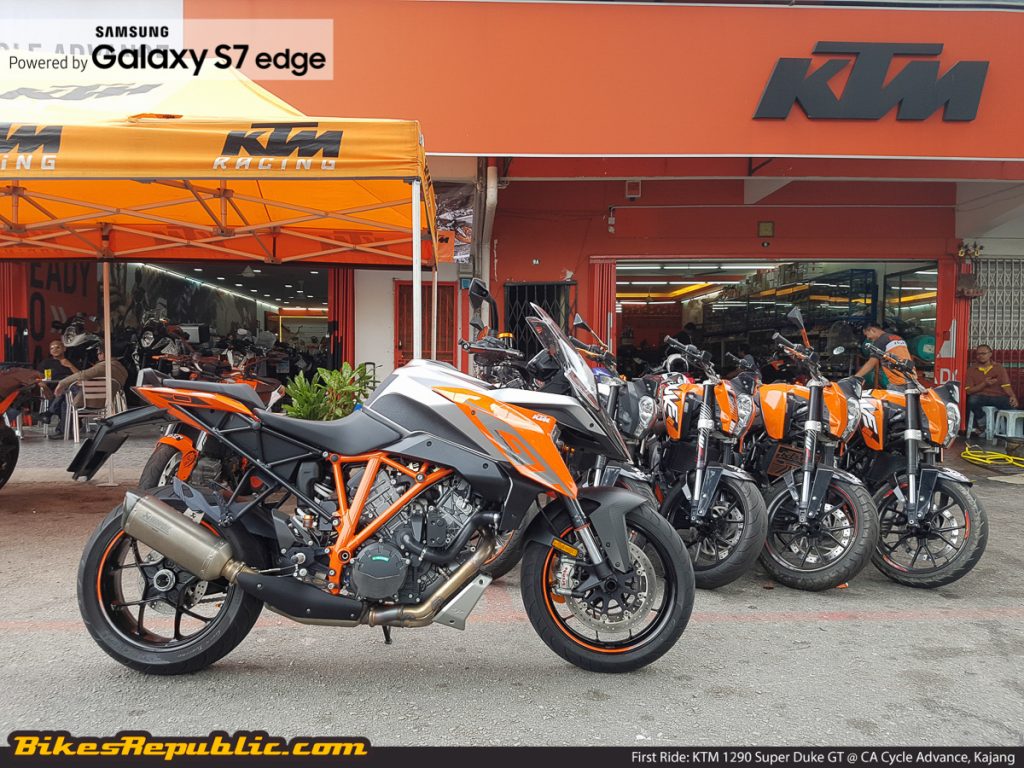 BR_Samsung_First_Ride_KTM_1290_Super_Duke_GT_-2