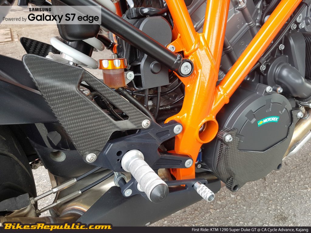 BR_Samsung_First_Ride_KTM_1290_Super_Duke_GT_-6