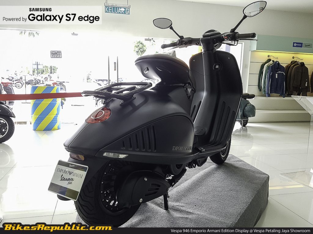 BR_Samsung_Vespa_946_Armani_Edition_-12