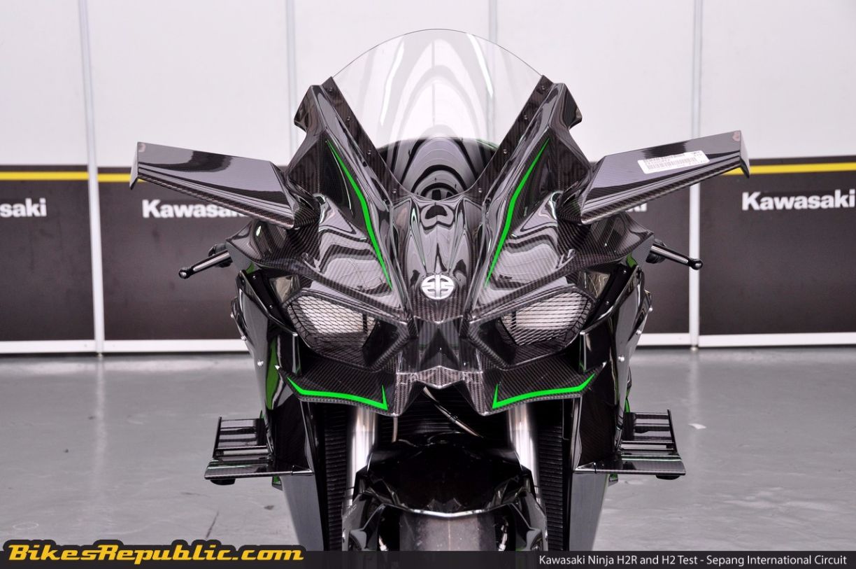 Fastest kawasaki sales street bike