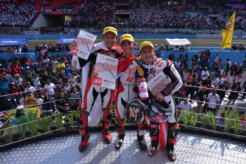 SS600 winner - from left, Dimas, Gerry and Zaqhwan