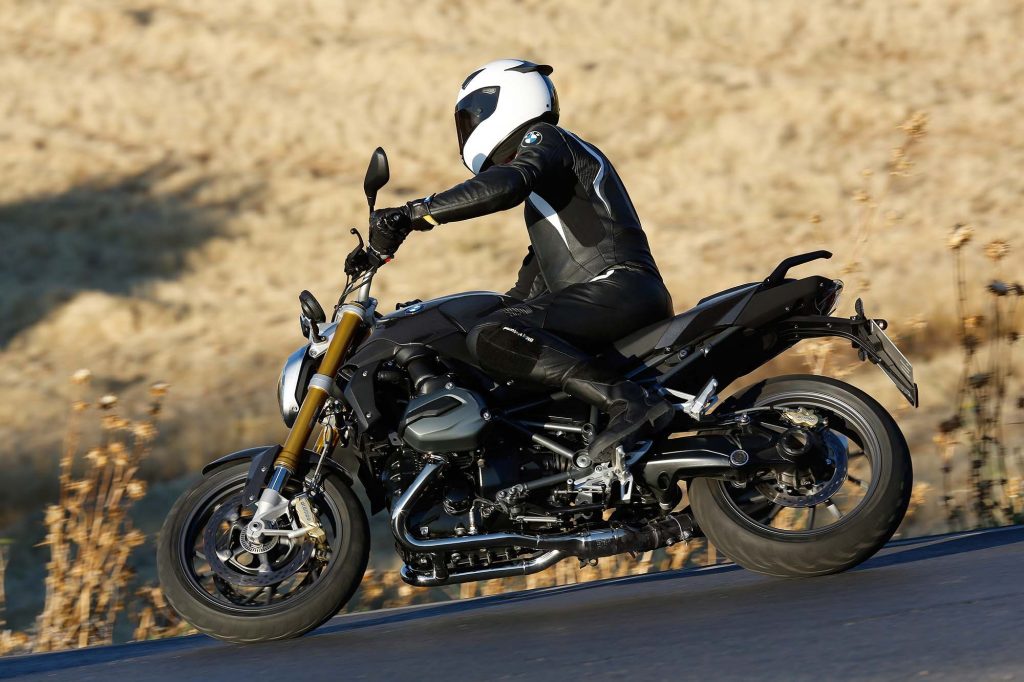 2015-bmw-r1200rs-67