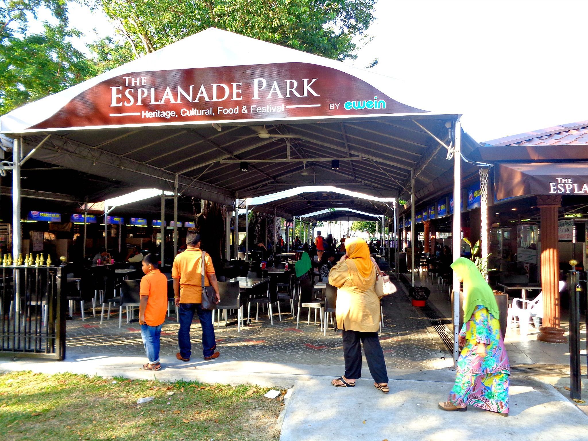 The Weekend Ride – Hameed ‘Pata’ Special Mee Sotong, Esplanade Park