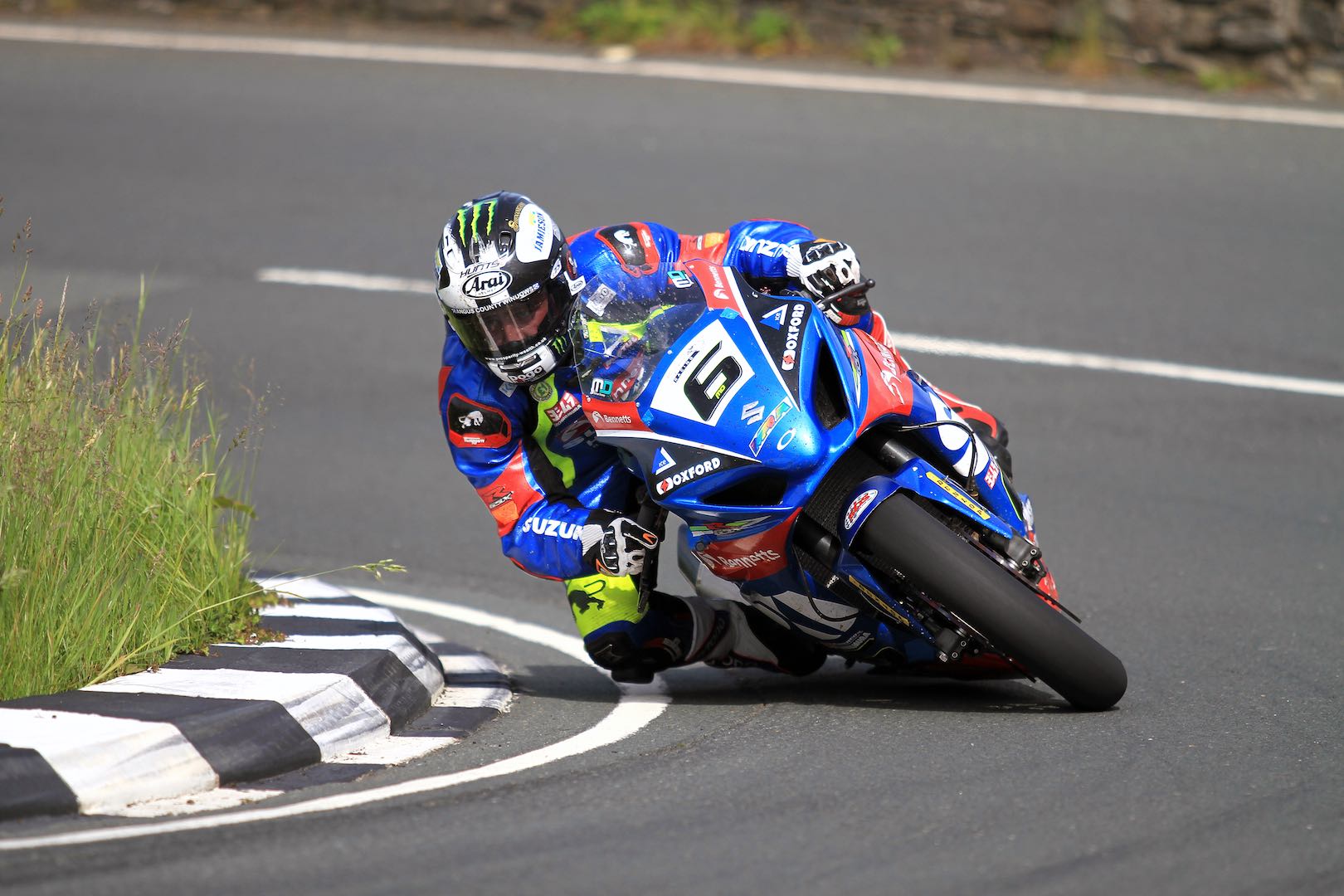 Isle of Man TT 2017 Michael Dunlop wins Senior TT on board new Suzuki