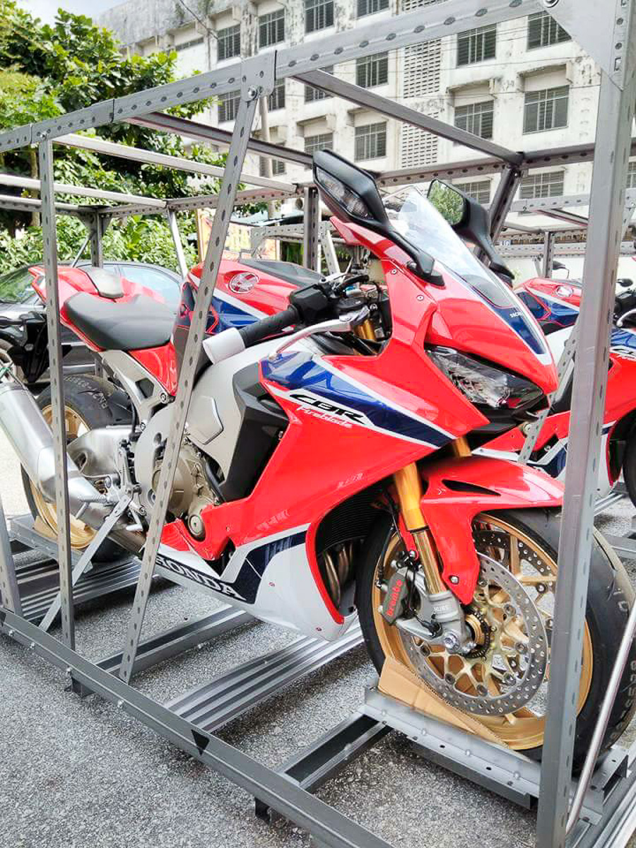 The New Honda Cbr1000rr Fireblade Is Already Here In Malaysia From Rm144 000 Bikesrepublic