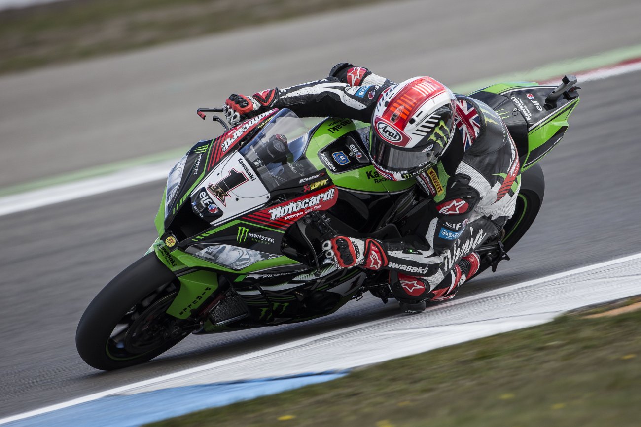 Kawasaki Ninja Zx 10r Dominates Racing Bikesrepublic