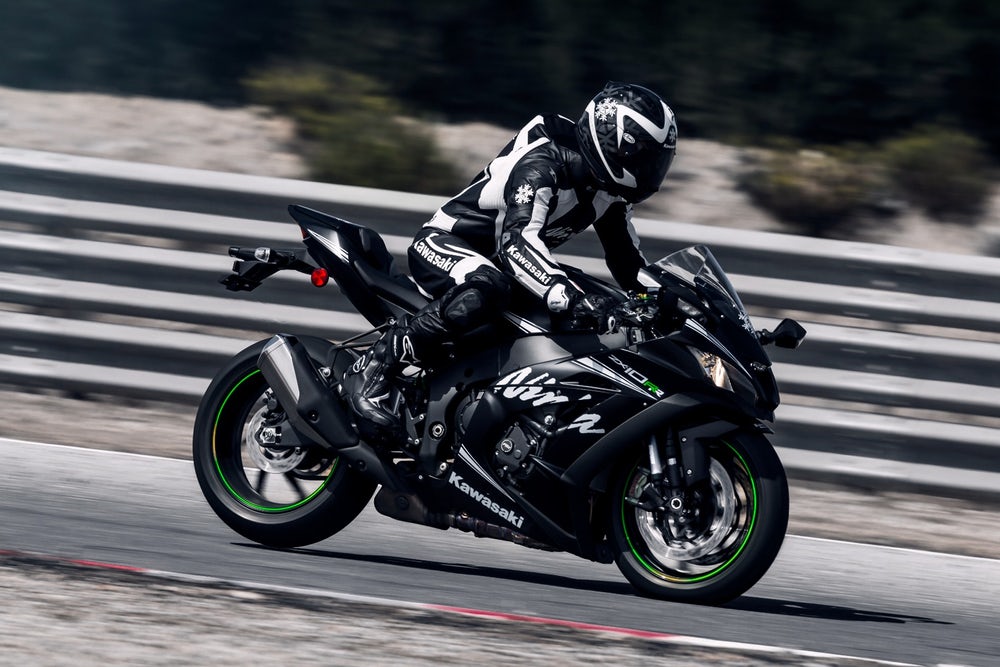 Kawasaki Ninja Zx 10r Dominates Racing Bikesrepublic