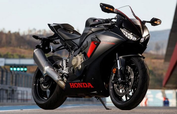 New Honda Cbr1000rr Fireblade To Get More Power Bikesrepublic