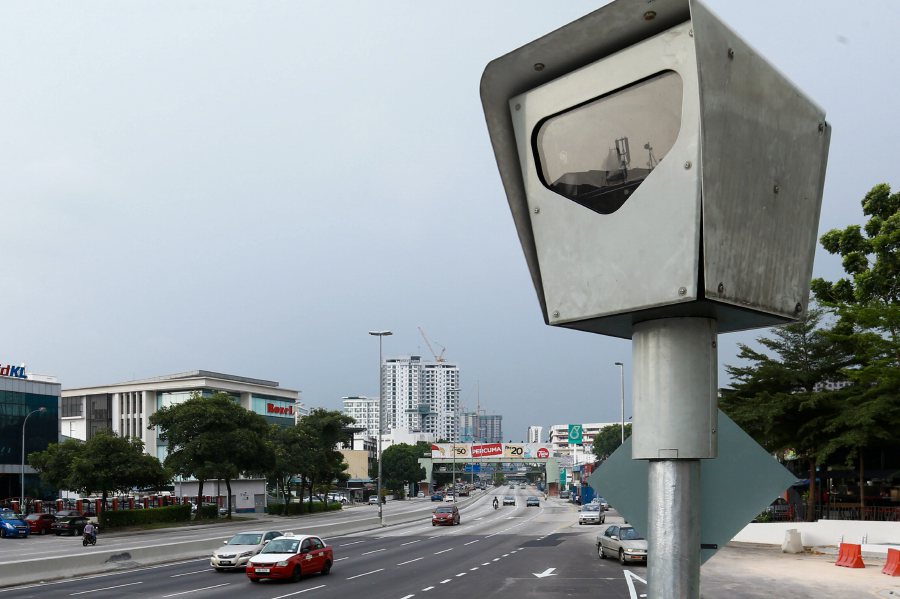 Speed trap camera