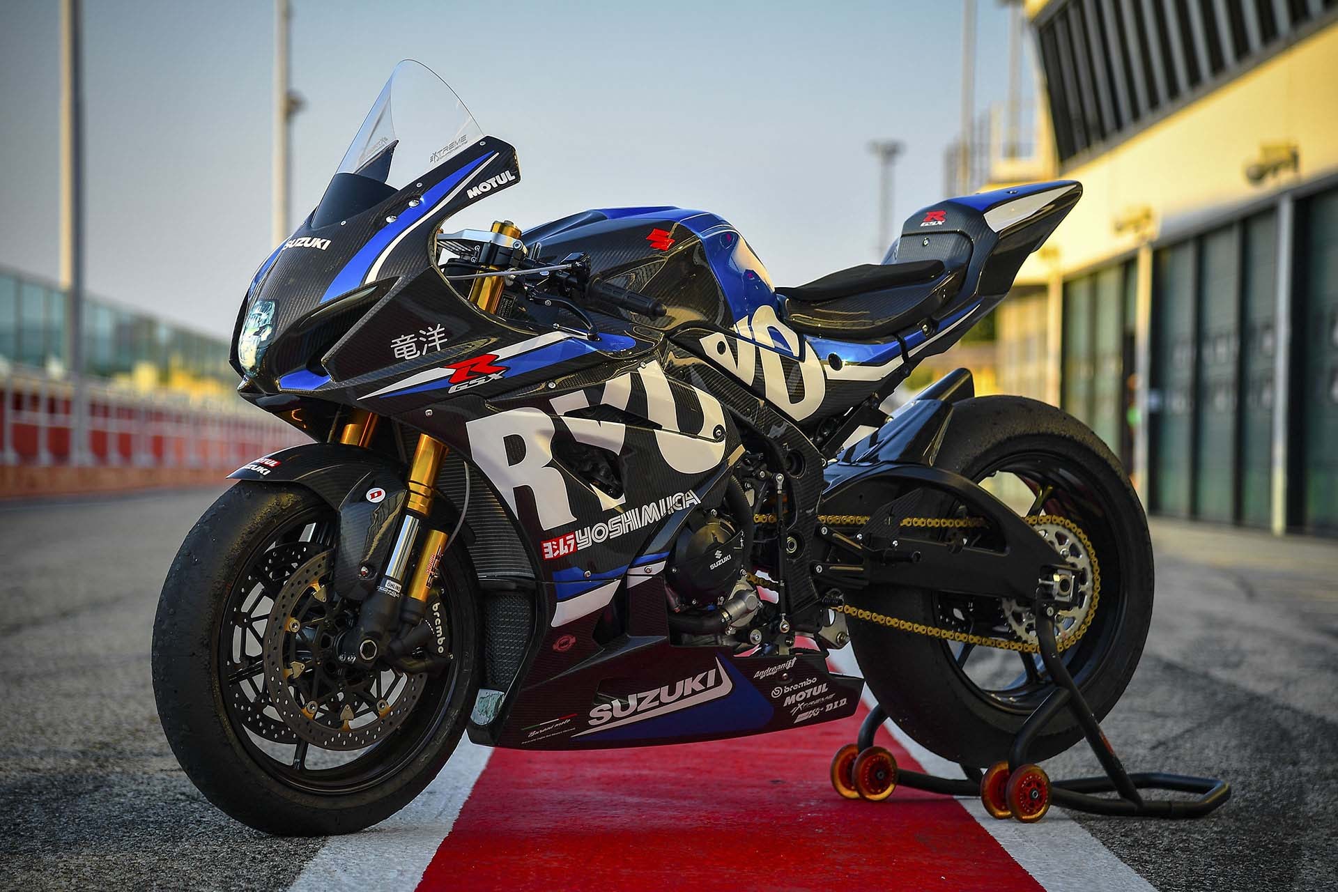 Suzuki Gsx R1000 Ryuyo Suzuki Italia S Teaser In The Flesh Bikesrepublic