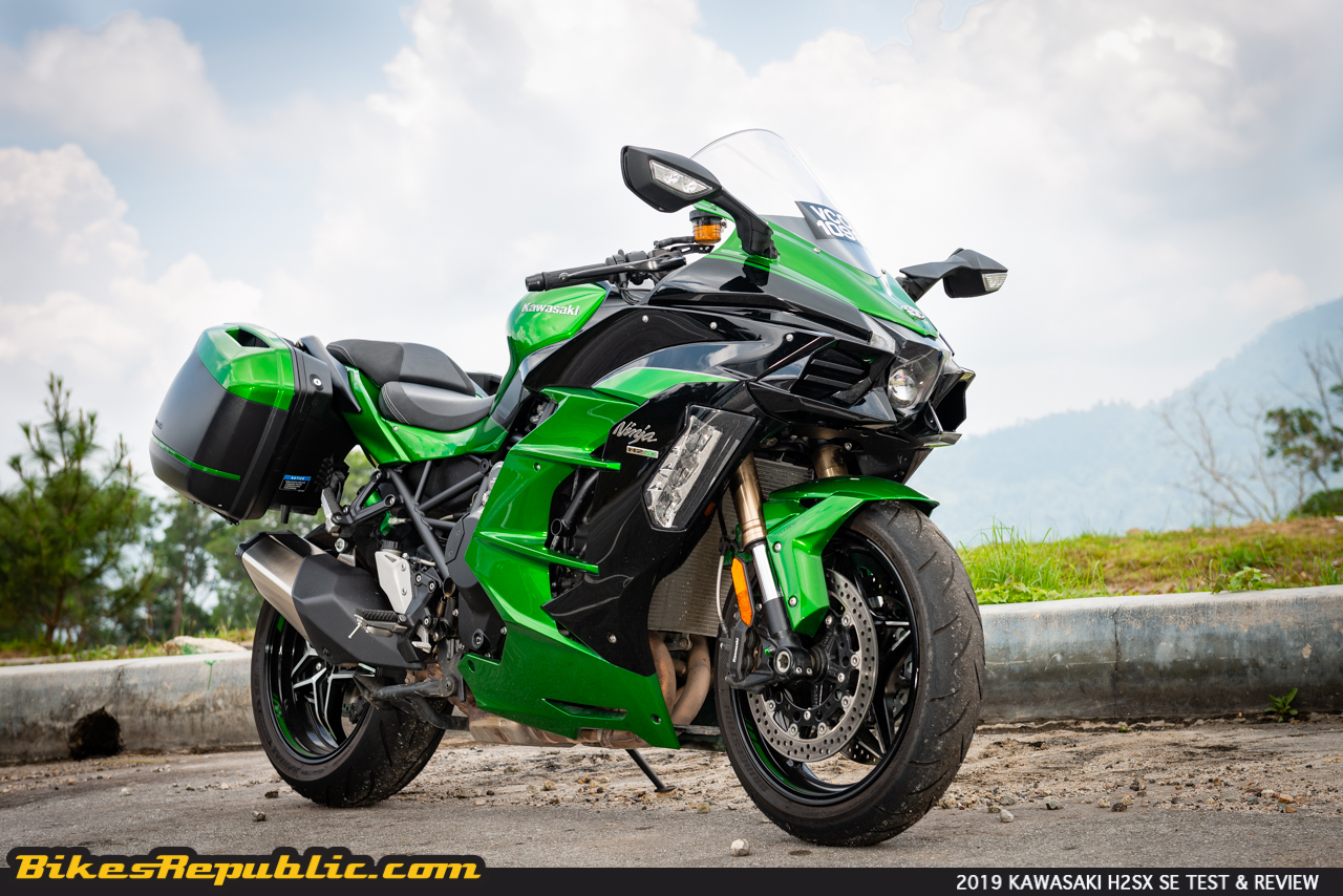 Kawasaki Ninja H2 Sx Se Test And Review Two Wheeled Space And Time Warp Machine Bikesrepublic