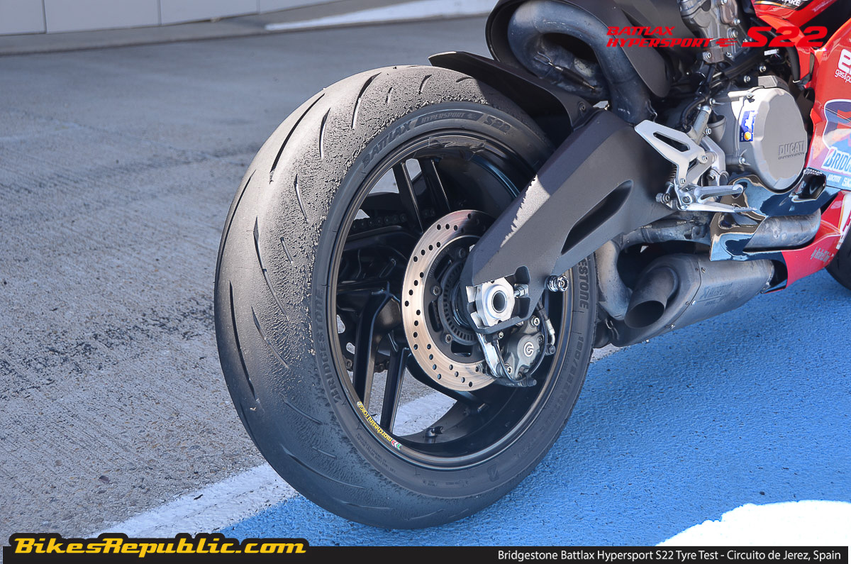 bridgestone-battlax-hypersport-s22-review-br-64-motorcycle-news