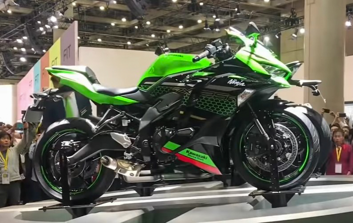 2020 Kawasaki Ninja Zx 25r Coming To Indonesia In April Bikesrepublic