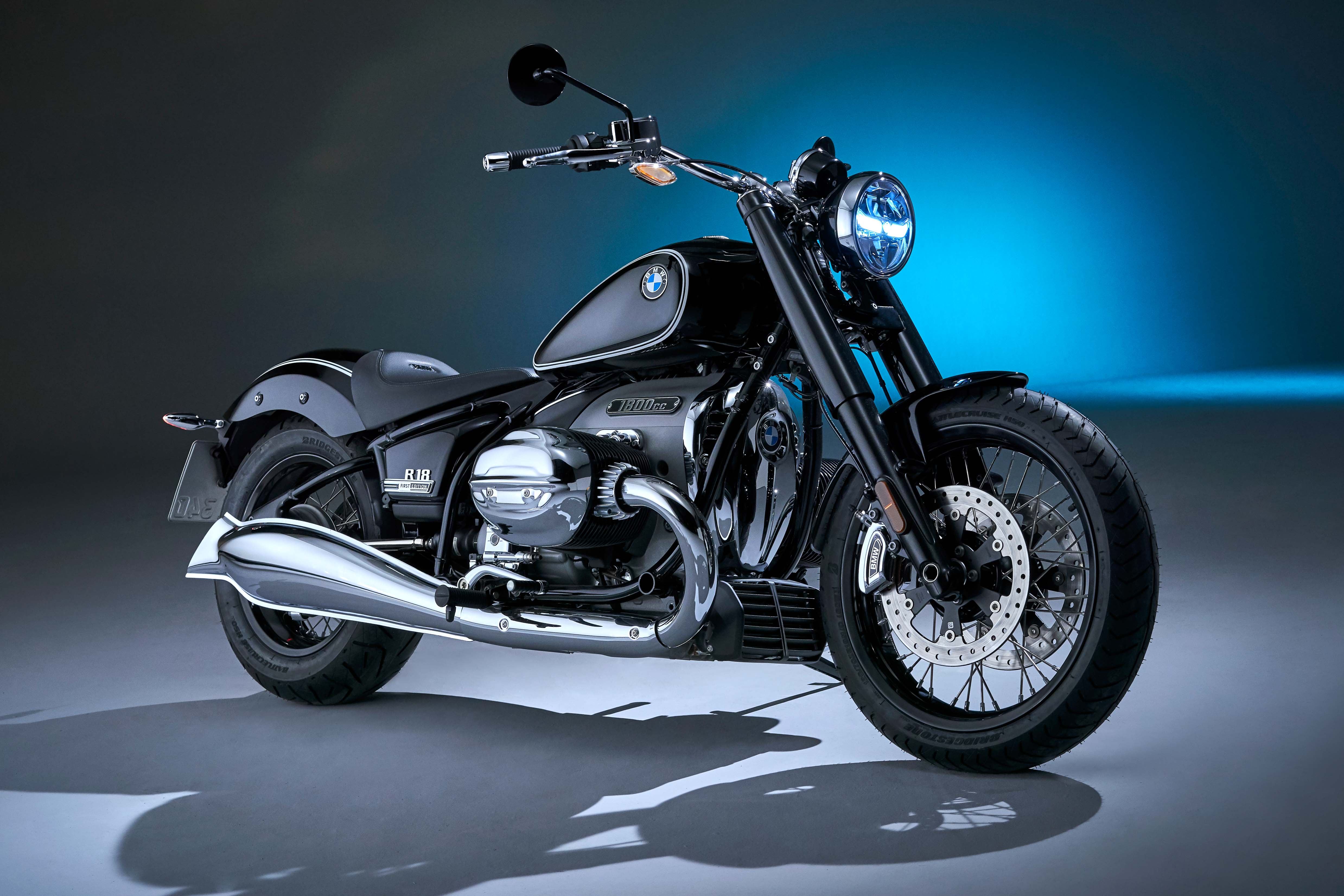 The new BMW R 18 cruiser is finally unveiled! Motorcycle news