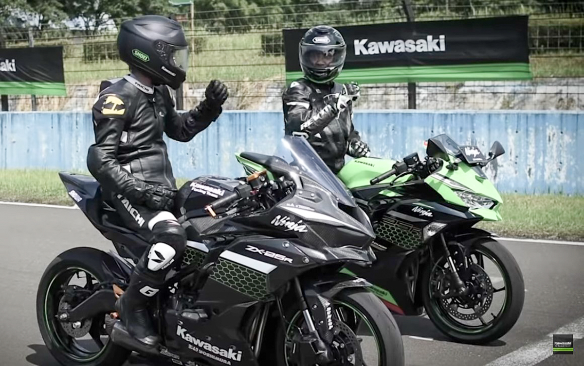 ur industrialisere værtinde 2020 Kawasaki Ninja ZX-25R to be launched in Indonesia on July 10th -  Motorcycle news, Motorcycle reviews from Malaysia, Asia and the world -  BikesRepublic.com