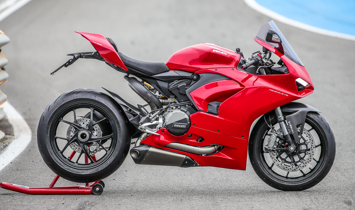 PROMO: Buy the Ducati Panigale V2, get this RM28,000 Akrapovic exhaust