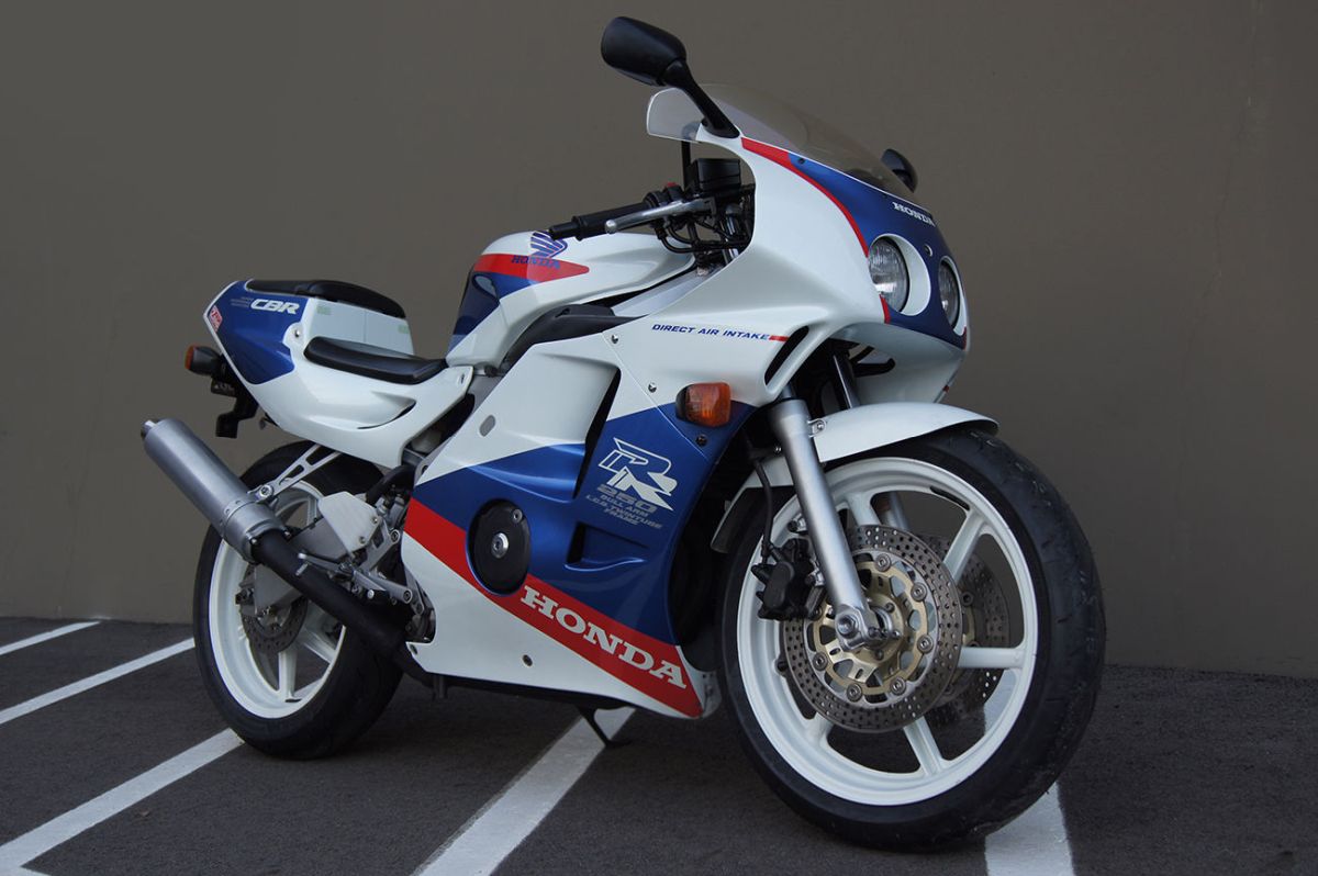 Honda cbr250rr 1996 deals