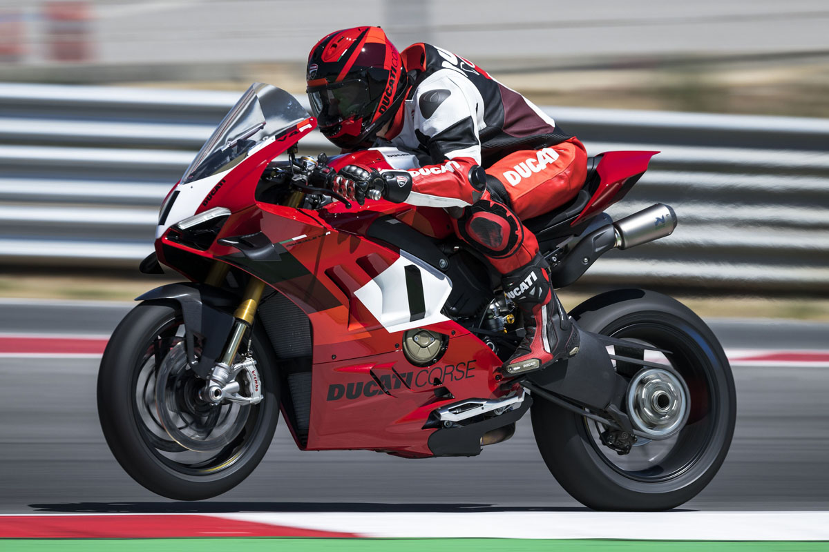 Ducati Unleashed New 240-Horsepower Panigale V4 R - Motorcycle news,  Motorcycle reviews from Malaysia, Asia and the world - BikesRepublic.com