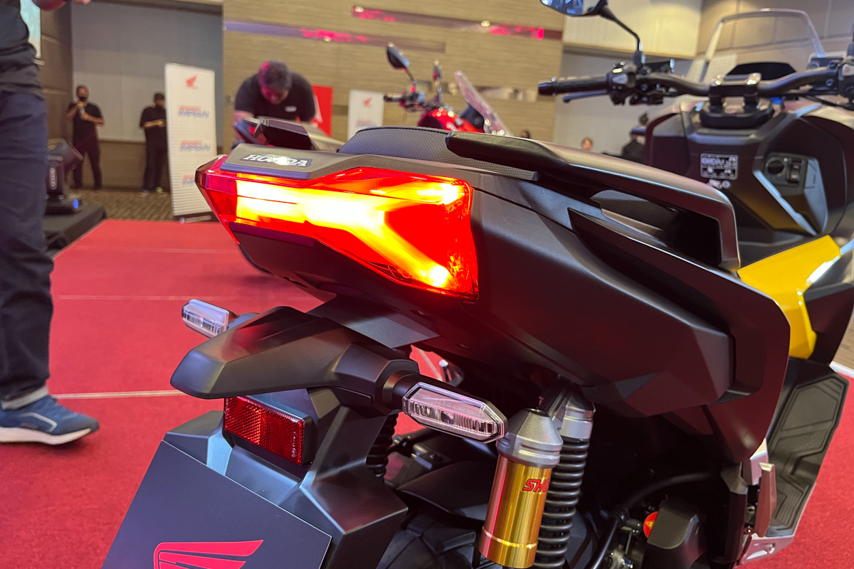 Honda ADV160 vs Honda Vario 160