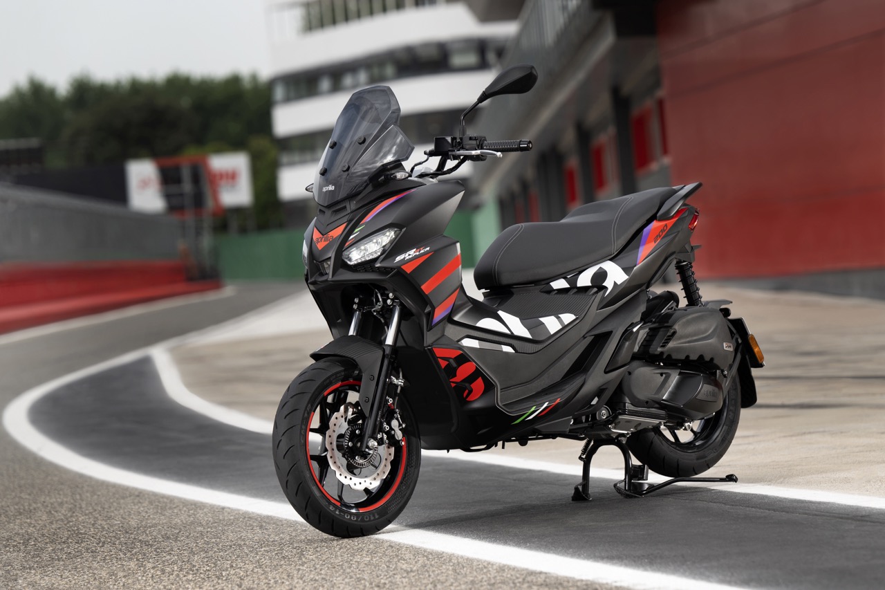 Aprilia Unveils MotoGP Replicas Of SR GT 125 And 200 Scooters