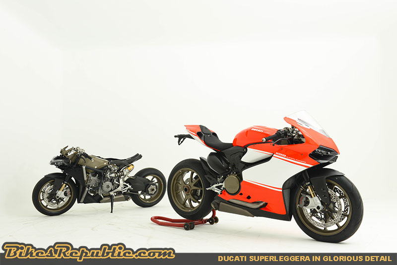 The concept Superleggera on the right, while its carbon-fibre, magnesium skeleton on the left.
