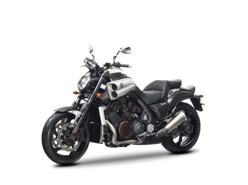 Yamaha-VMAX-Carbon-studio-06